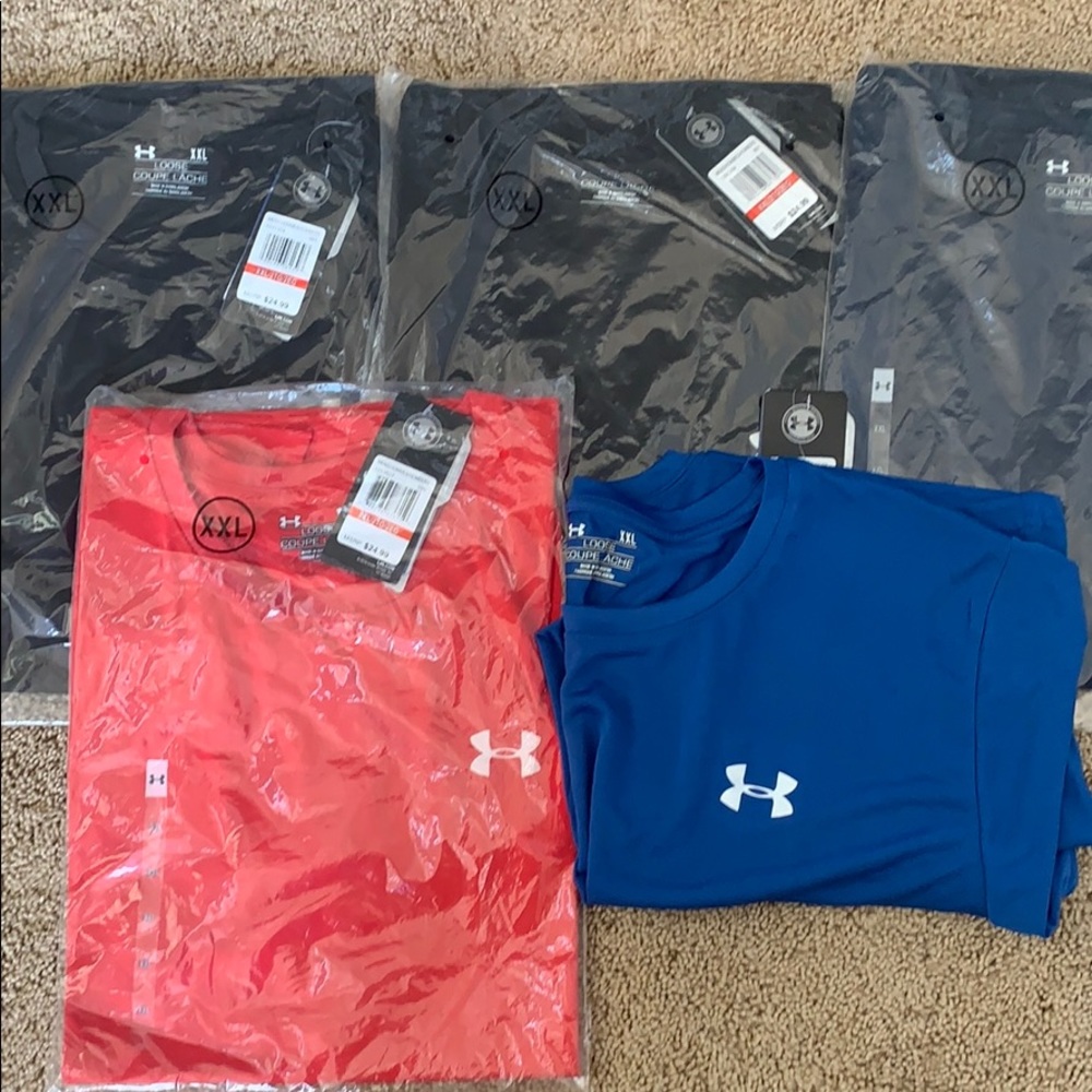 Under armour loose fit T shirts